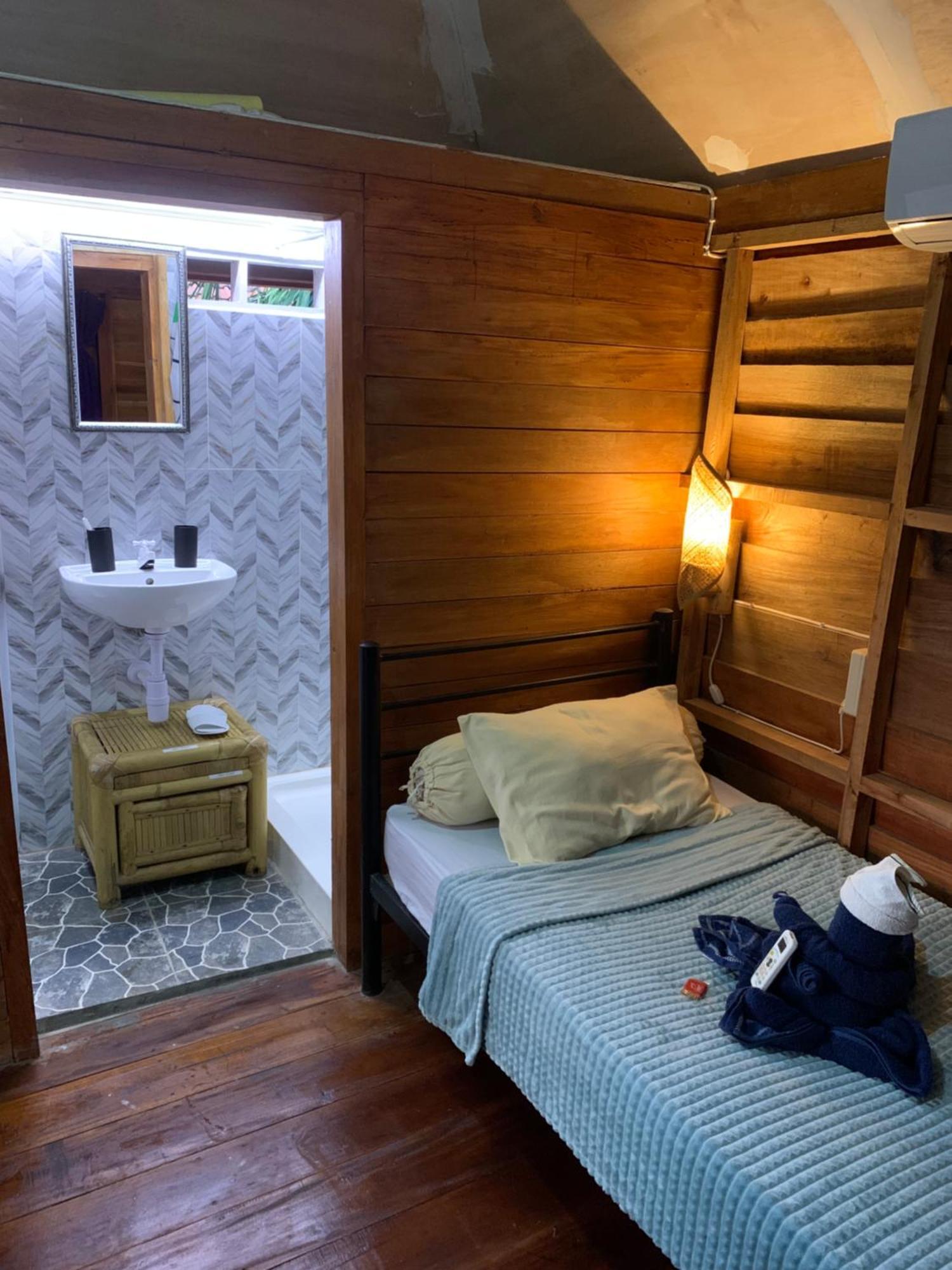 Gili Davidoff Upstairs Budget And Deluxe Gili Trawangan Extérieur photo
